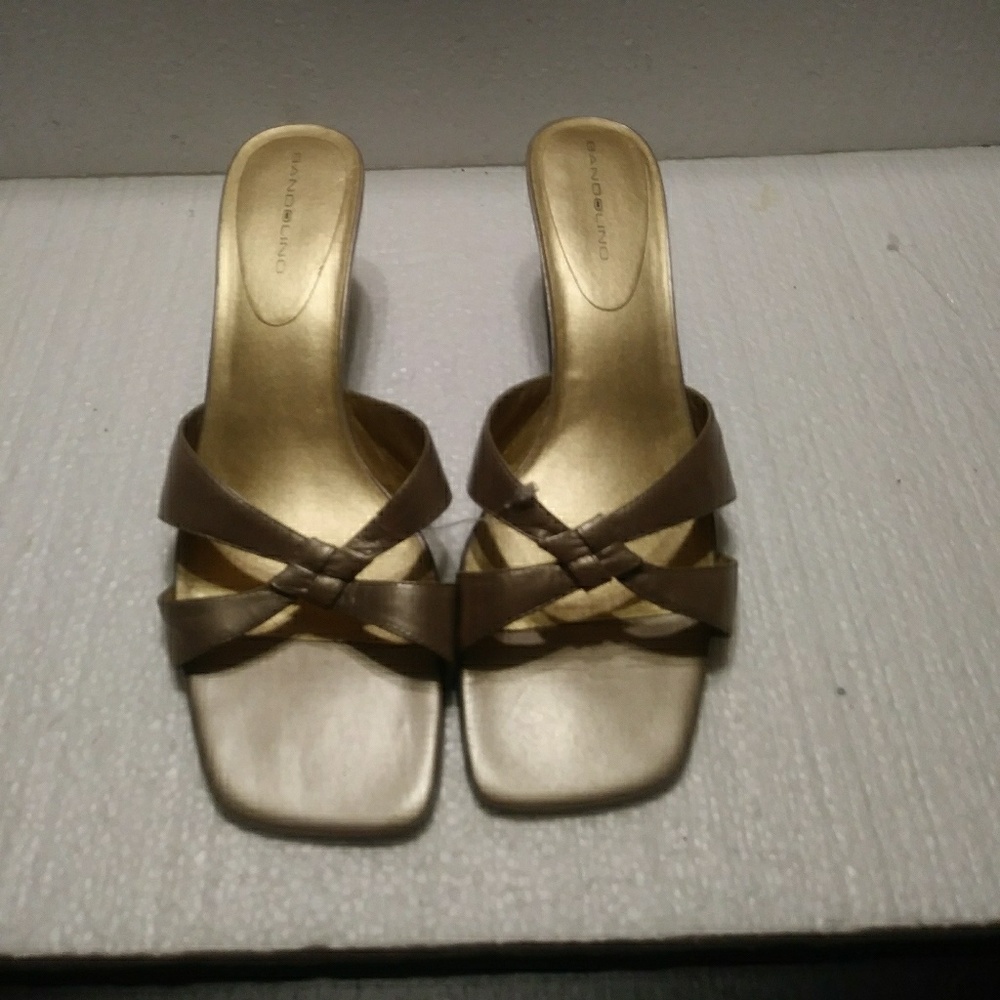Bandolino strappy slides size 10